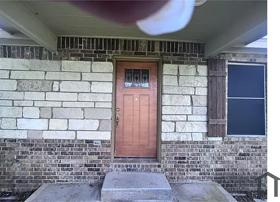 3 bed, 1337 sqft, $1,695 — Photo 2