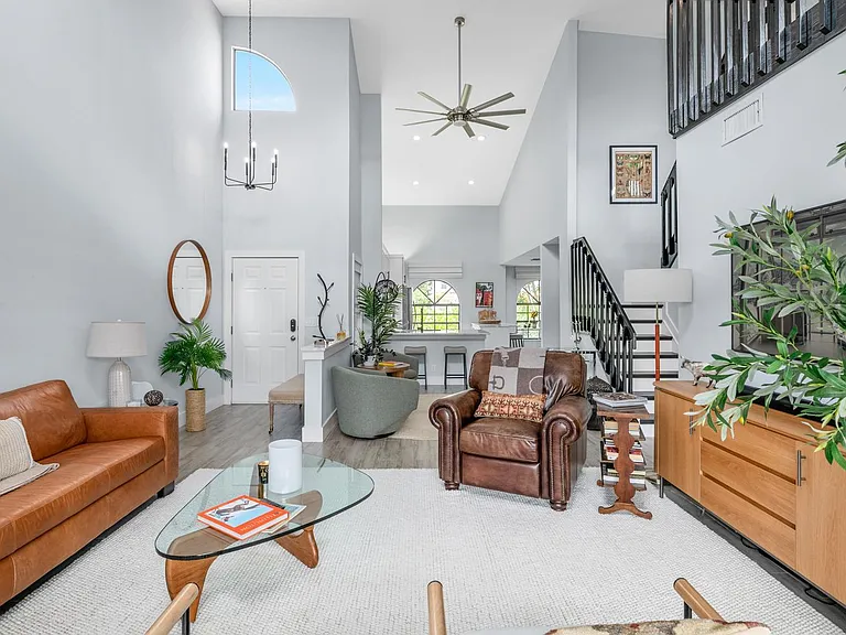 13549 Fountain View Blvd — Photo 43