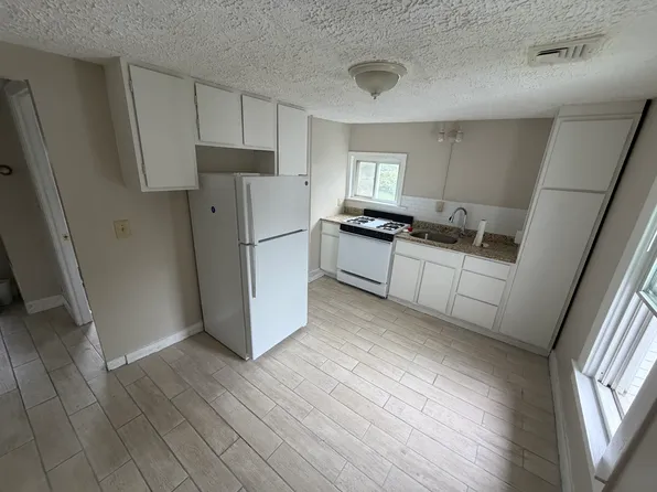 158 S Main St #1, Manchester, CT 06040