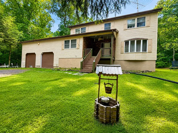 1212 Lisa Ln, Canadensis, PA 18325