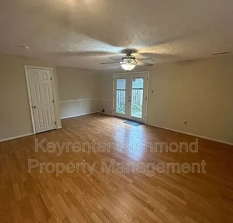 2 bed, 2.5 bath, 1162 sqft, $1,900 — Photo 3