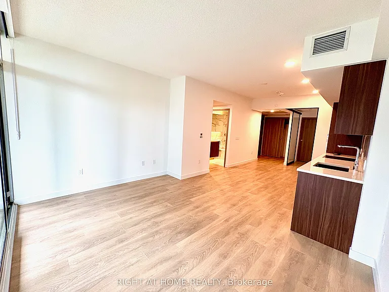 3 Concord Cityplace Way #828 — Photo 5