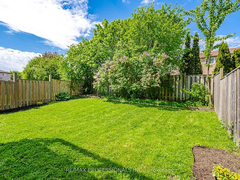 45 Horton St #MAIN 2ND — Photo 32