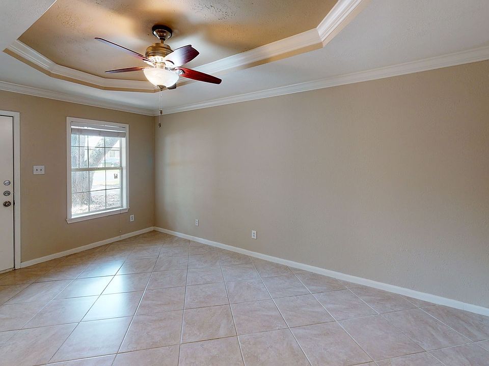 1st image of 712 Llano Pl