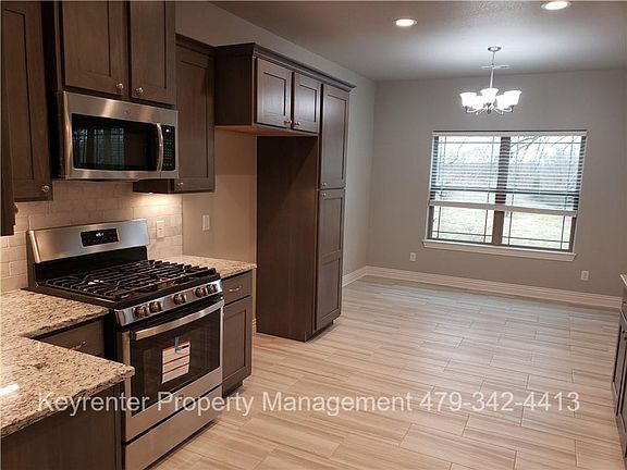 4th image of 1489 Bridgeboro Ave