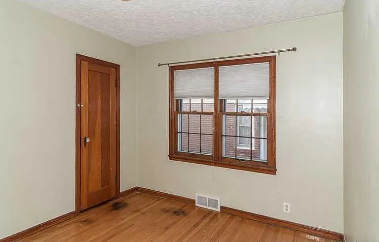 1109 N Downey Ave — Photo 13