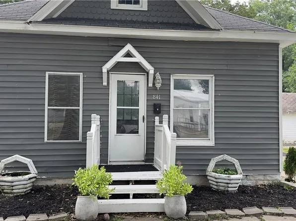 841 S Hickory St, Ottawa, KS 66067