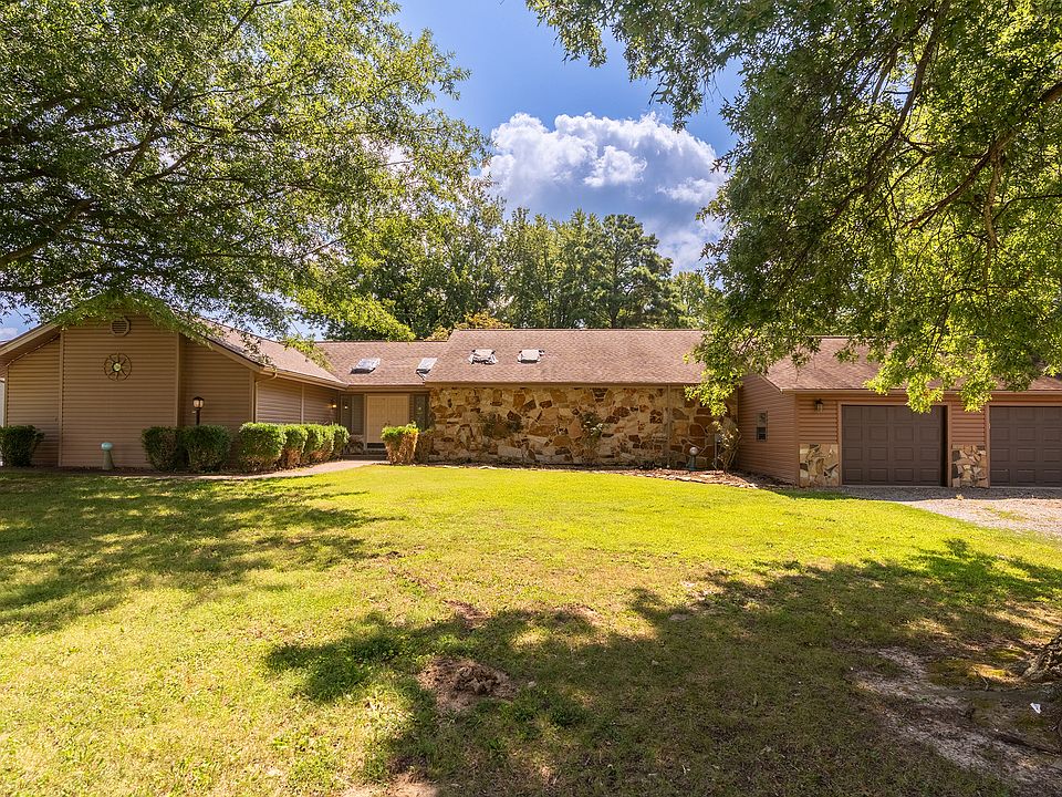 1st image of 1109 Mockingbird Ln