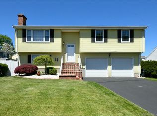 9 Casey Ln, Wethersfield, CT 06109
