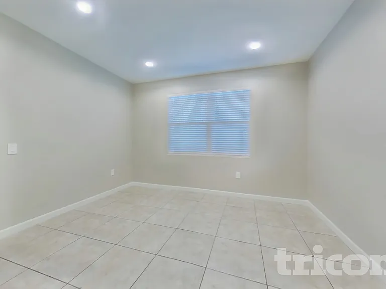 30361 W Crittenden Ln — Photo 4