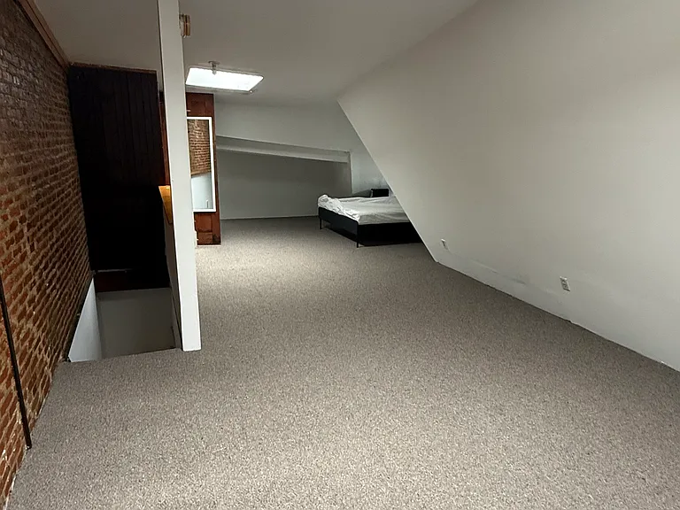 318 S 42nd St #5 — Photo 9