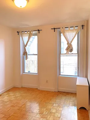 Rented by Rapid Realty Cobble Hill | media 79