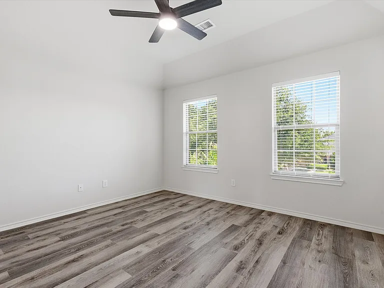 8401 Shakespeare Ln — Photo 18