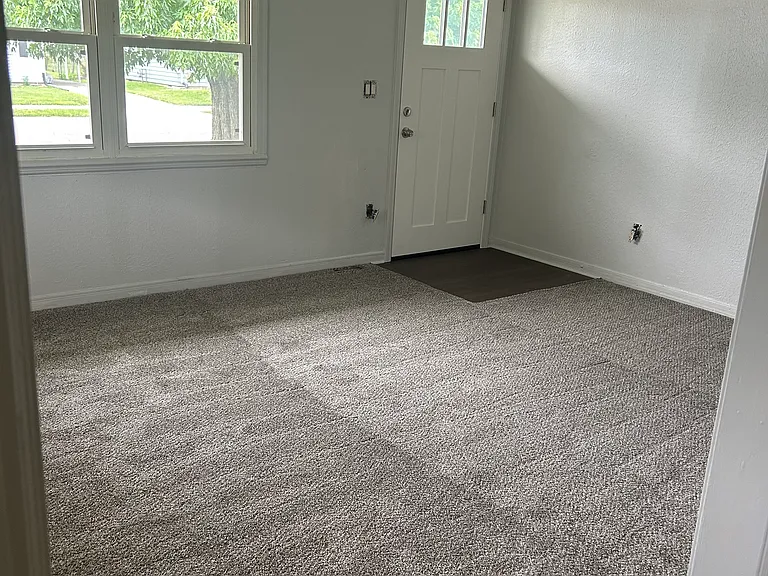 2733 Morton Dr — Photo 3