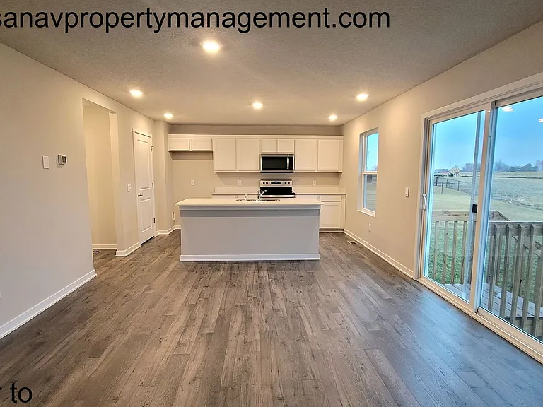 5809 NE Verona Dr — Photo 3