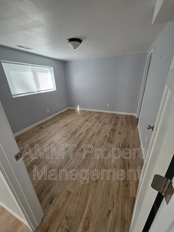 4 bed, 1.5 bath, $1,775 — Photo 4