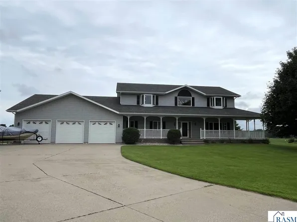 2 Crystal Ct, Saint James, MN 56081