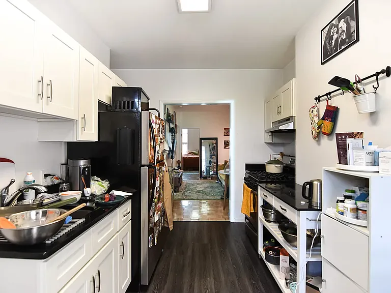 141 N 11th St #2L — Photo 6