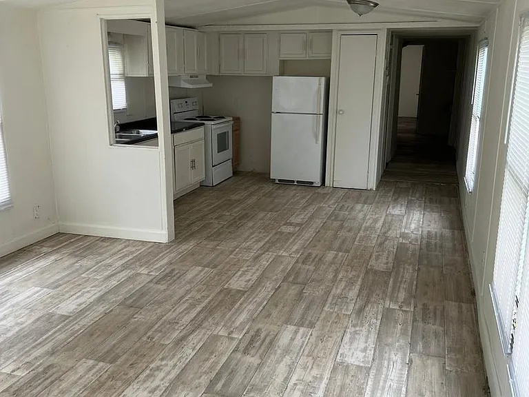 63 Lakeshore Dr — Photo 40