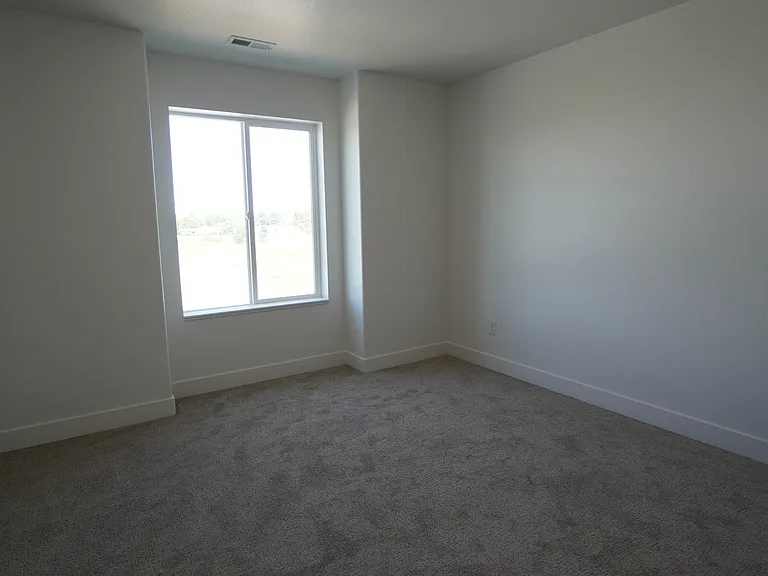 331 N Liberty Ave — Photo 11