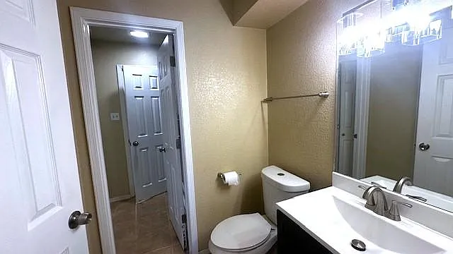 2750 Parkchester Dr #2 — Photo 7