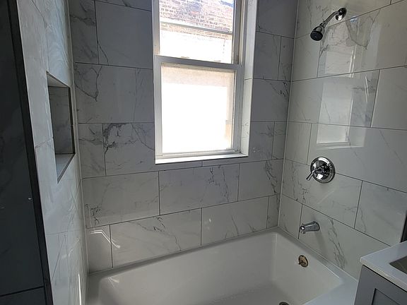 5th image of 3525 W Dickens Ave APT 2