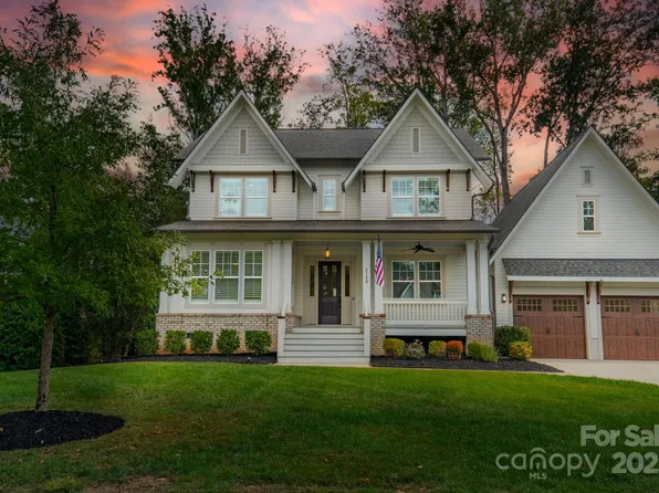 2120 Nims Village Dr, Fort Mill, SC 29715