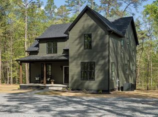 281 Powhatan Rd, Clarksville, VA