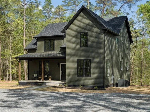 281 Powhatan Rd, Clarksville, VA 23927