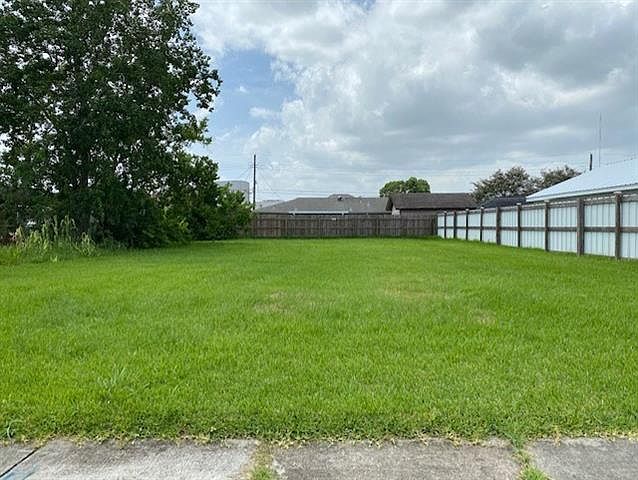 2nd image of 2704 Chalona Dr
