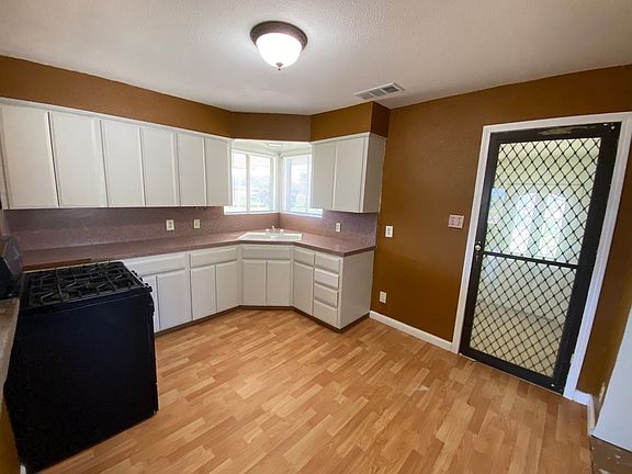 5th image of 22361 Avenue 335