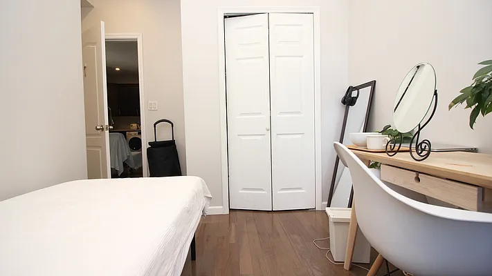 Rented by Nooklyn NYC LLC | media 23