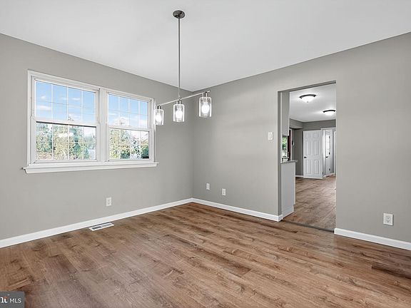 5th image of 14 Benner Rd