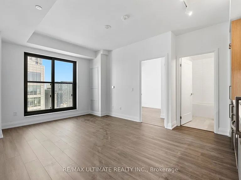 20 Soudan Ave #3411 — Photo 11