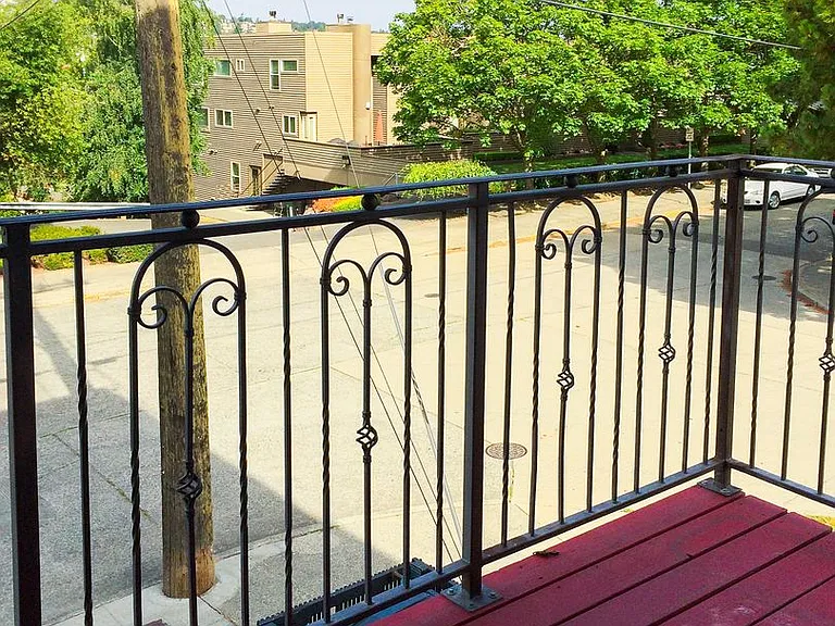 Barrett Square Apartments: Your Ideal Urban Home — Photo 11