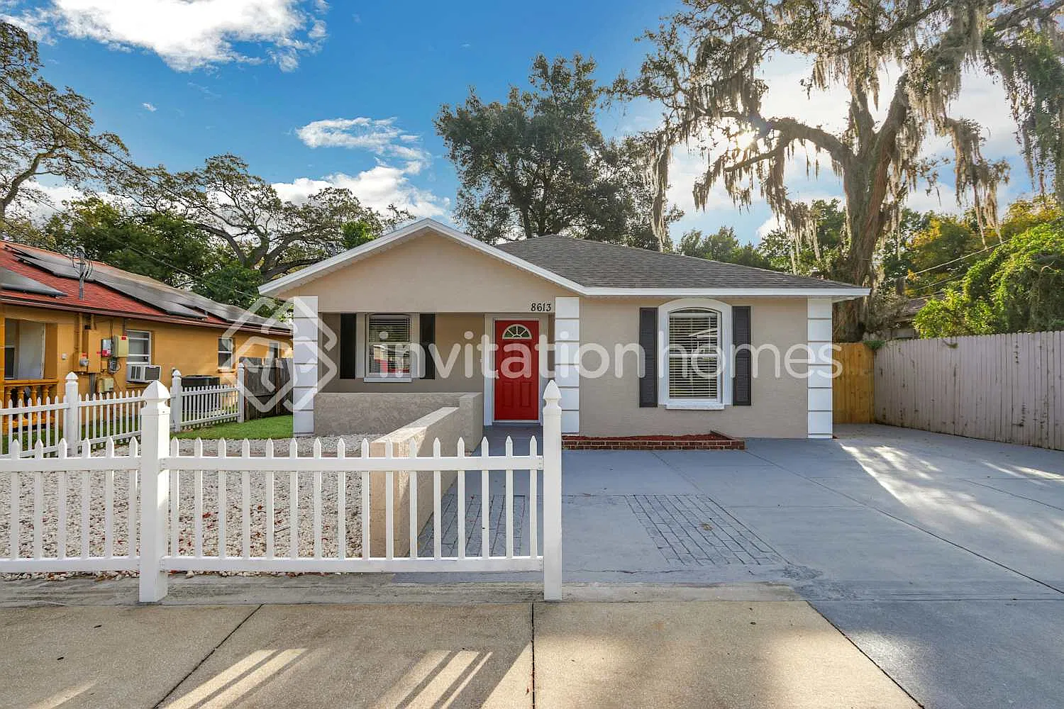 8613 N Mulberry St Tampa, FL 33603 — Photo 1