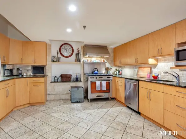 620 Broadway APT 2-R, Manhattan, NY 10012