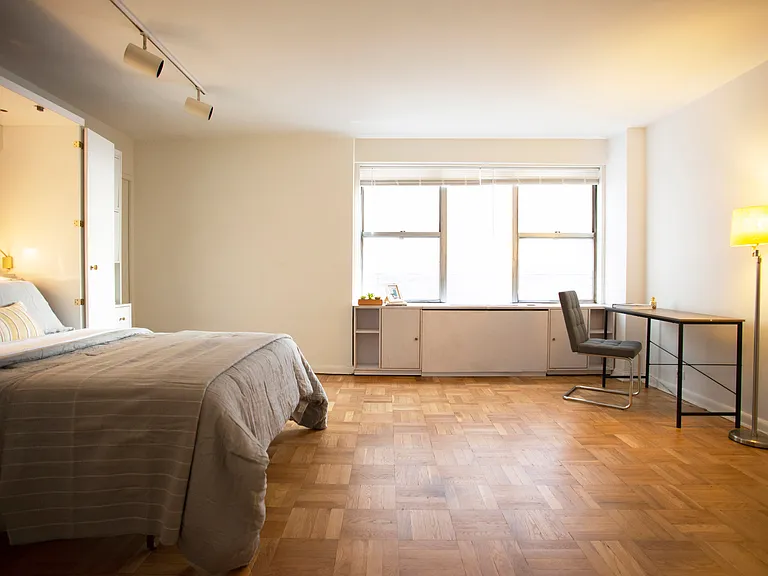 77 W 55th St #7A — Photo 4