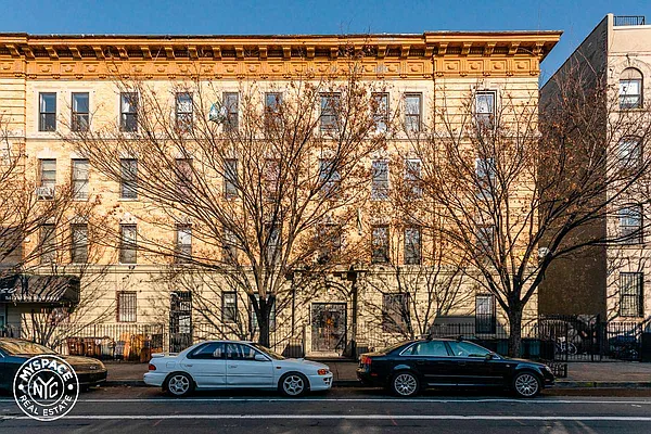 Rented by EXR | media 2