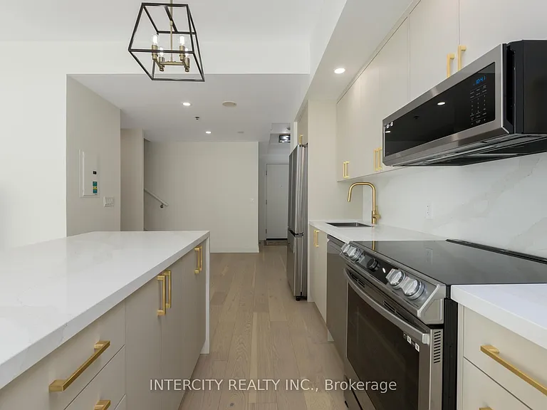 21 Nelson St #LPH32 — Photo 9