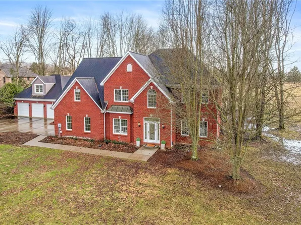 3 Tanglewood Dr, Greenville, PA 16125