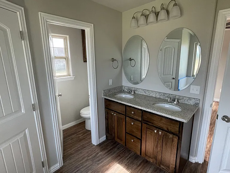 115 Santa Monica Ave — Photo 11