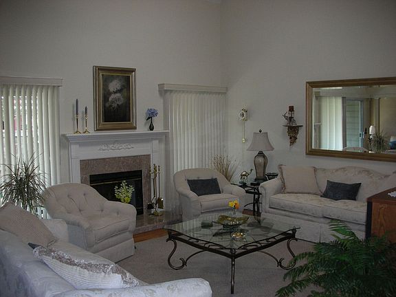 FORMAL LIVING ROOM