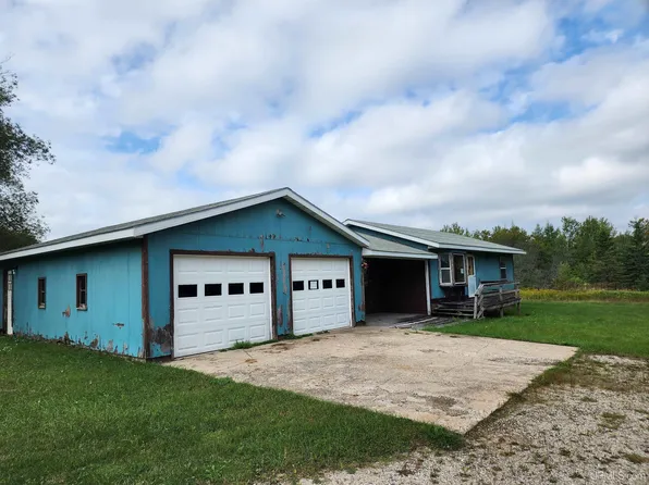9426 N McGahn Rd, Germfask, MI 49836