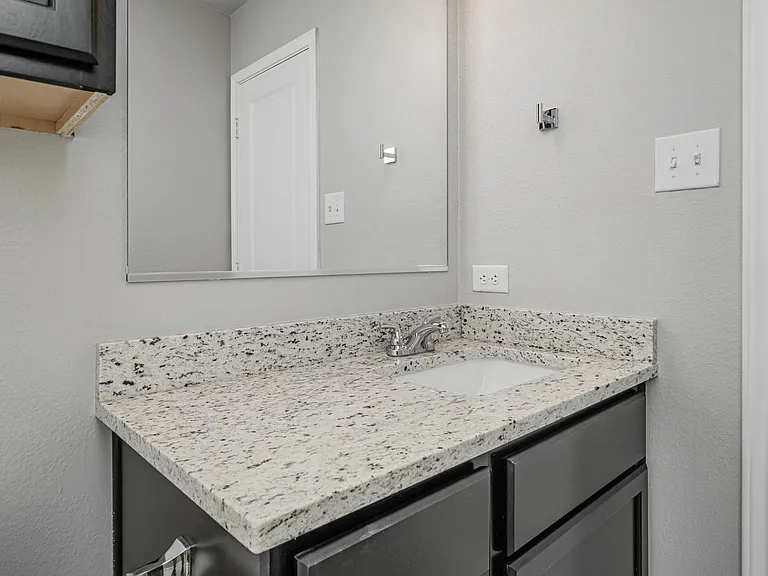 525 Fallbrook Dr — Photo 48
