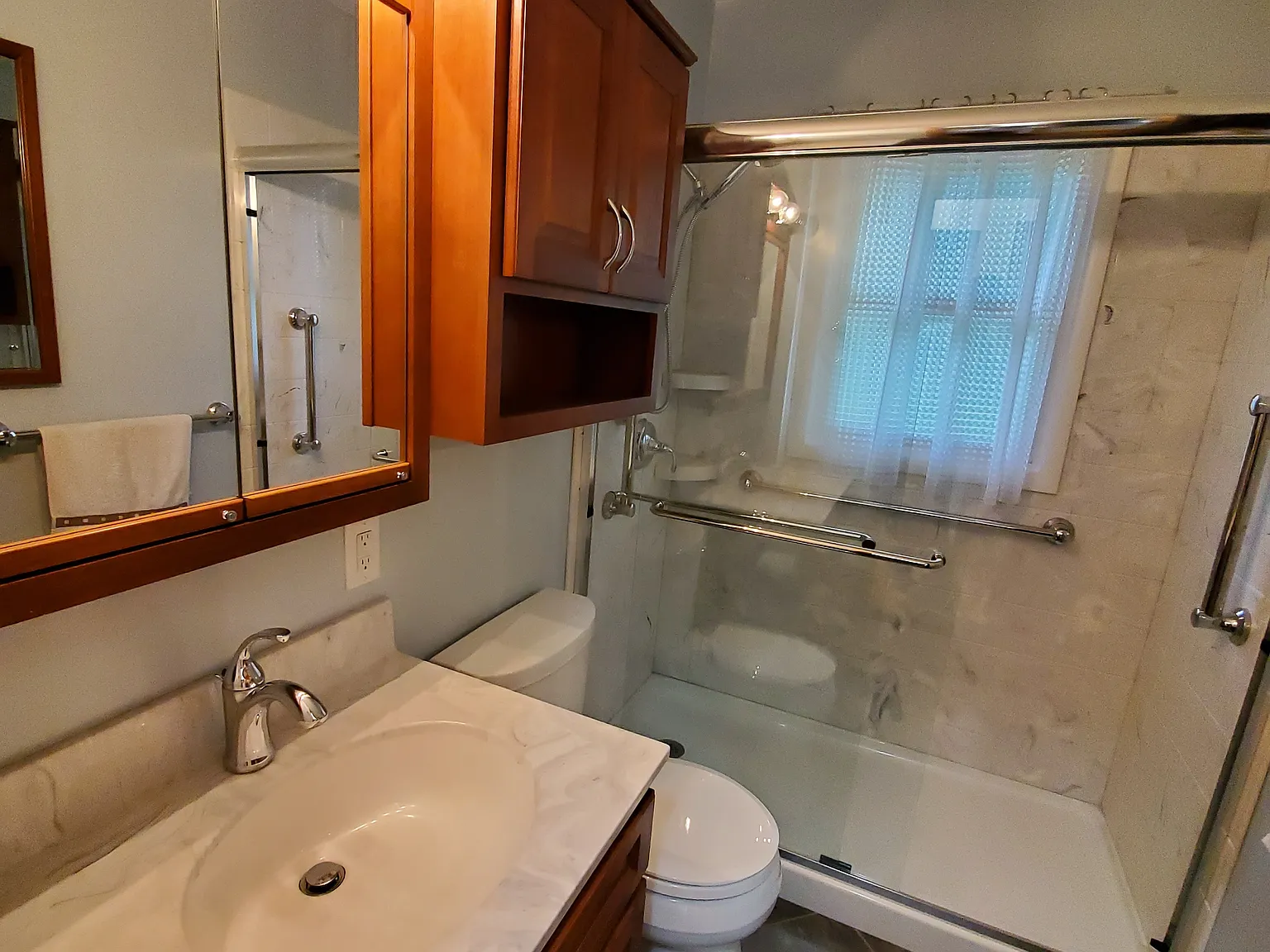 Pin Oak Drive 1622 - Unit 1 — Photo 4