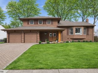 23 Smithfield Dr, Springfield Twp., NJ 07081