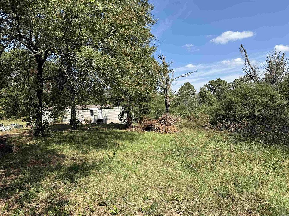 1st image of 636 Eakins Rd