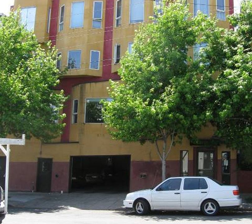1st image of 225 Pierce St APT 1