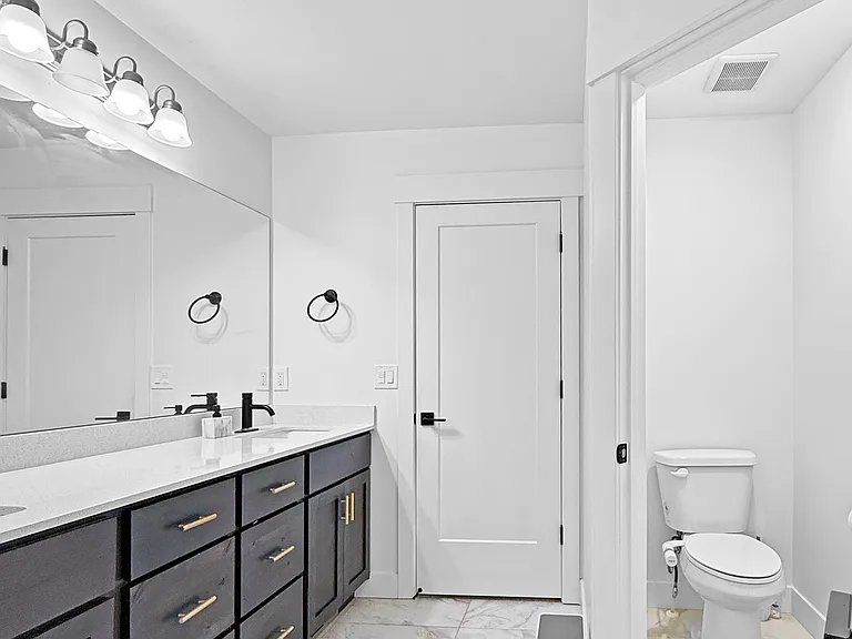 617 S 1080 W — Photo 20